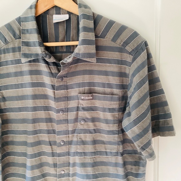 Columbia Men's Shoals Point Short Sleeve Shirt Size M Snaps Gray Stripe Cotton - Picture 6 of 13